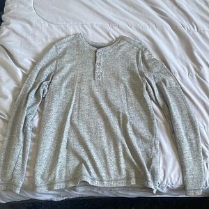 Men’s The North Face long sleeve 3 button Henley.